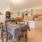 Maison Familiale Avec Piscine, Grand Jardin Clos Et équipements De Loisirs - Fr-1-306-898 *