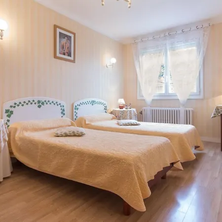 Semesterbostad Maison Familiale Avec Piscine, Grand Jardin Clos Et Equipements De Loisirs - Fr-1-306-898