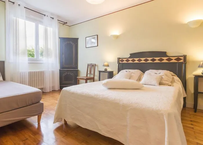 Дом отдыха Maison Familiale Avec Piscine, Grand Jardin Clos Et Equipements De Loisirs - Fr-1-306-898