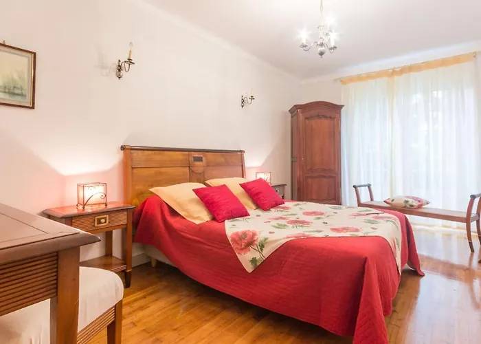 Дом отдыха Maison Familiale Avec Piscine, Grand Jardin Clos Et Equipements De Loisirs - Fr-1-306-898 Bonnoeuvre